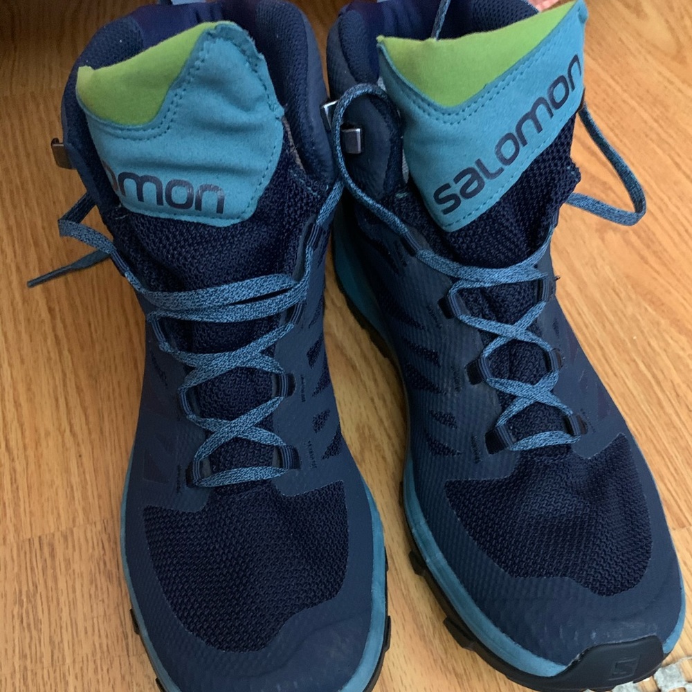 Salomon Outline Mid GTX Hiking Boot - Women's